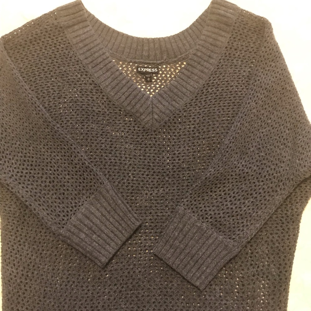Express lightweight V-Neck gray sweater Sz M